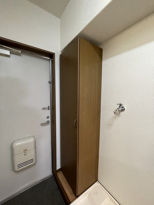 ロイヤル行徳1階 玄関