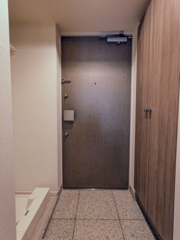 ハーモニーレジデンス新横浜405号室 玄関