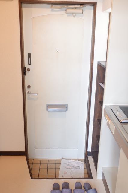 ルーブル喜多見0201号室 玄関