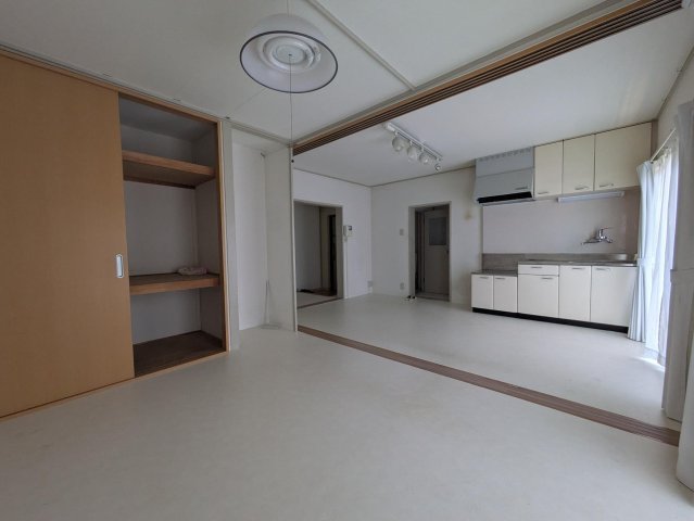 田園ハイツ川越弐号棟 402（yellova house) 内観