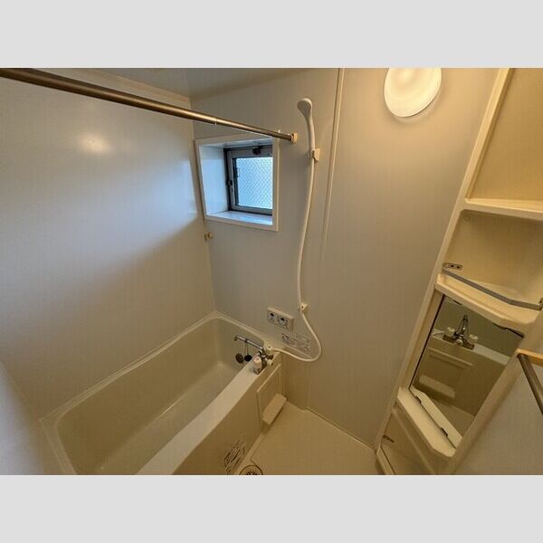コート権太坂202号室 浴室換気乾燥機、追いだき付きユニットバス
