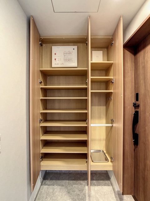 プラウドタワー芝浦 靴入