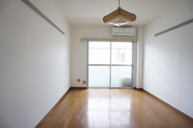 ブロードフラット0106号室 同タイプ別部屋写真です。現況優先