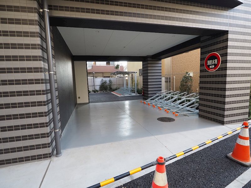 アジールコート新高円寺10階 駐輪場