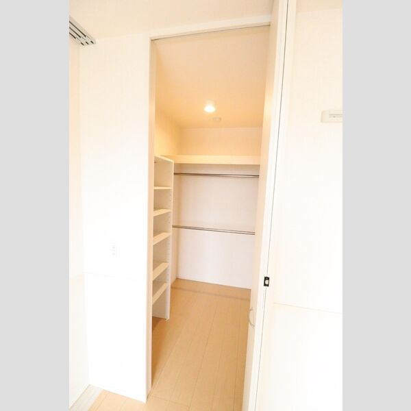 ドルチェ・アンナ　B ウォークインクローゼット