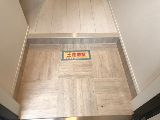 セレーノ102号室 玄関