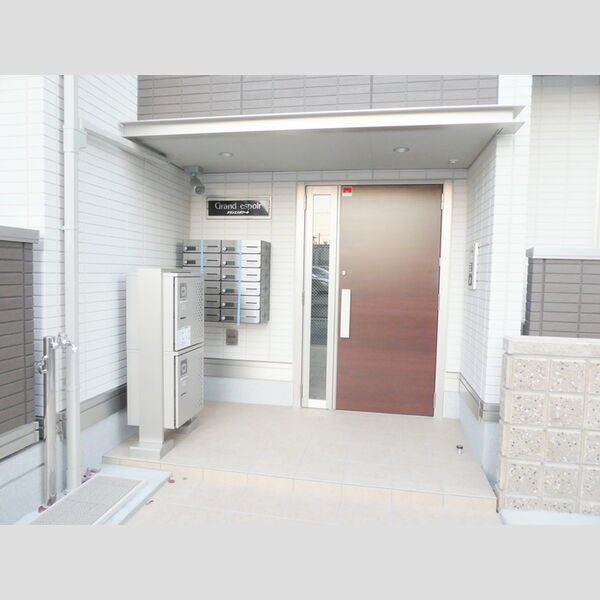 グランエスポワール203号室 エントランス