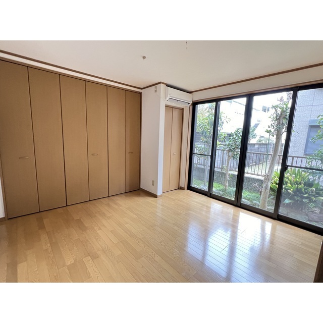 中町２丁目戸建 約8.6帖洋室