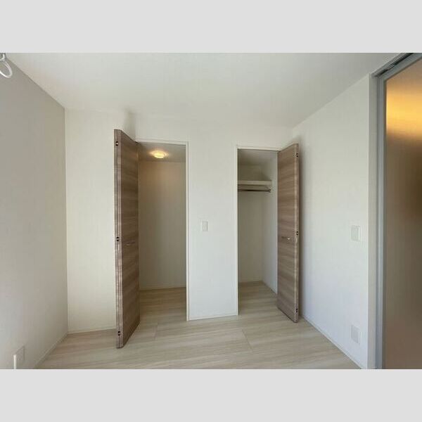 アヴァンス青井201号室 ウォークインクローゼット