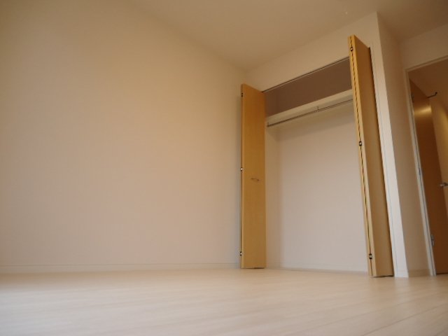 エレガンスエイト 洋室