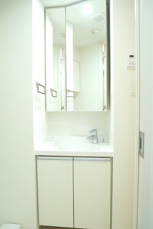 PREMIUM CUBE G 北新宿DEUX 内観