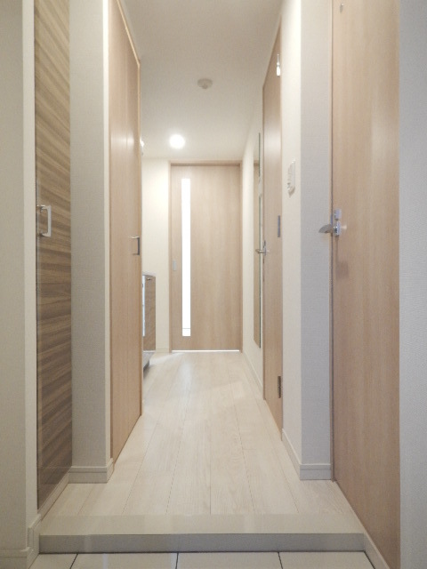 グランド・ガーラ大島 シンプルで使いやすい玄関です