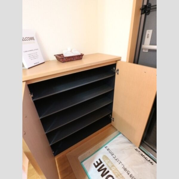 ノーブル富里202号室 シューズボックス