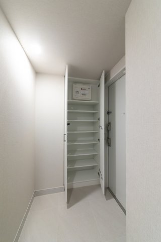 プラウドフラット西早稲田1007号室 玄関