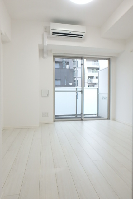 ガーラ・パークサイド川崎 ゆったりとした居間です