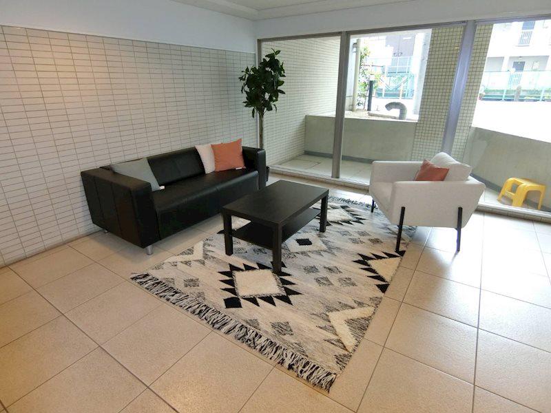 レジディア中落合B棟3階 エントランス