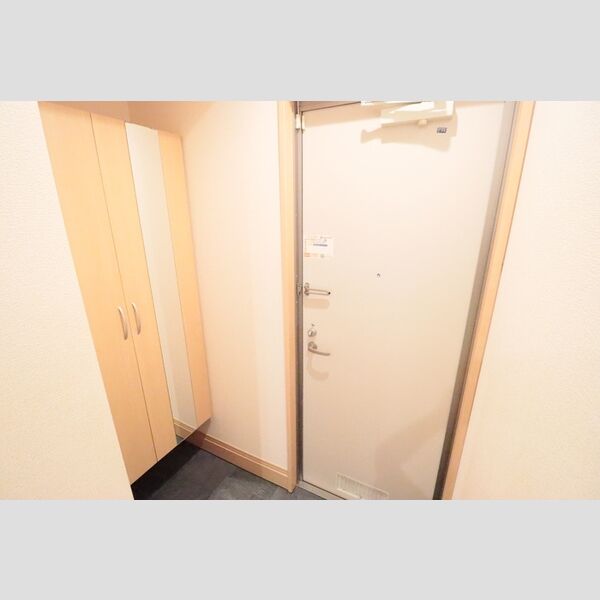 ラ ロジュマン シャンティ 玄関