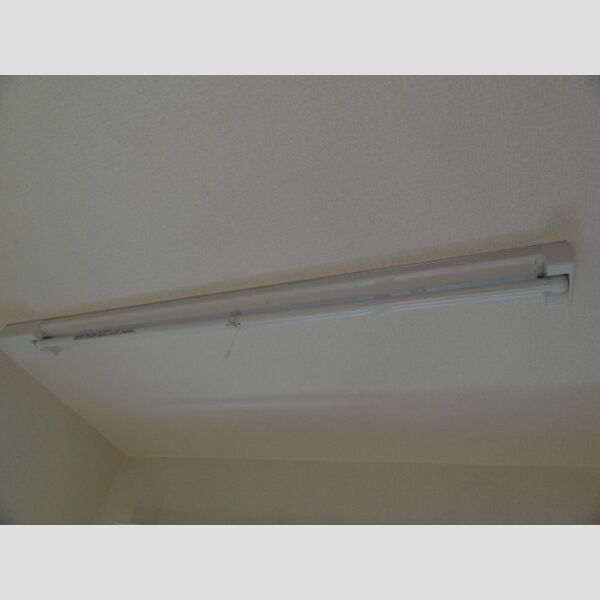 フロース102号室 室内物干し