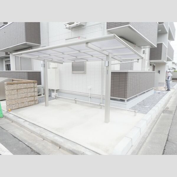 グラセフルⅢ 駐輪場