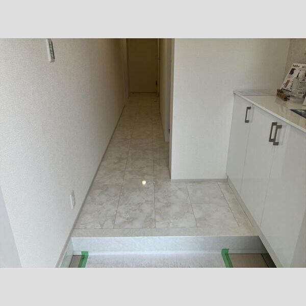 マイホームネクスト足立区東伊興　2号棟 玄関