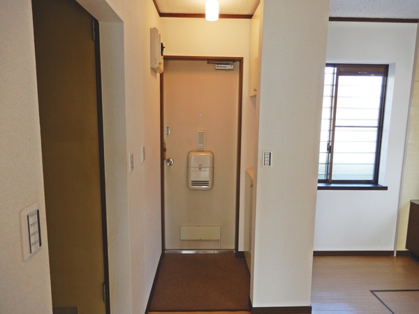 カーサ八王子102号室 玄関