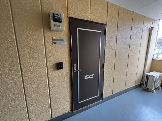 スカイホーム本郷0205号室 玄関