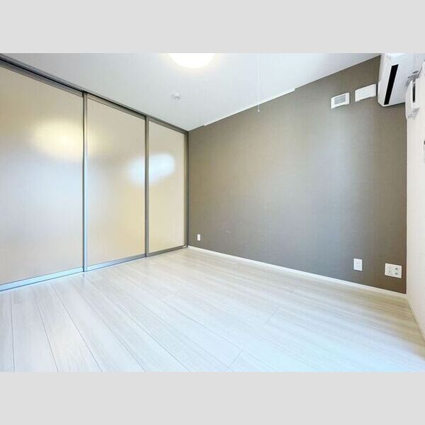 ルリアン給田101号室 洋室