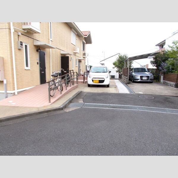 クロノス 駐車場