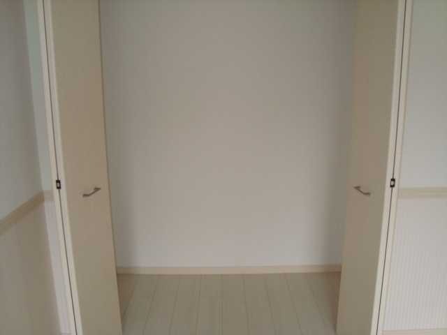 プティ　グリシーヌ 収納