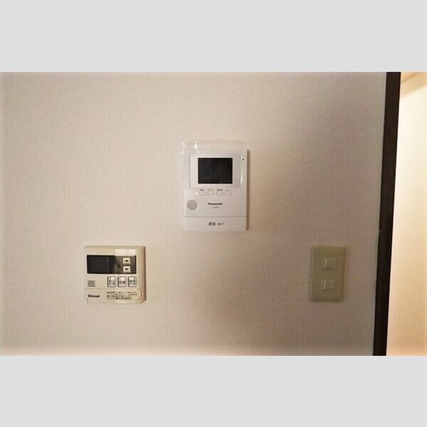 パインツリーコート305号室 モニター付きインターホン