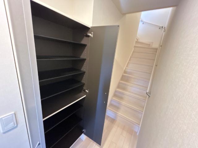 エスペランサ201号室 下駄箱