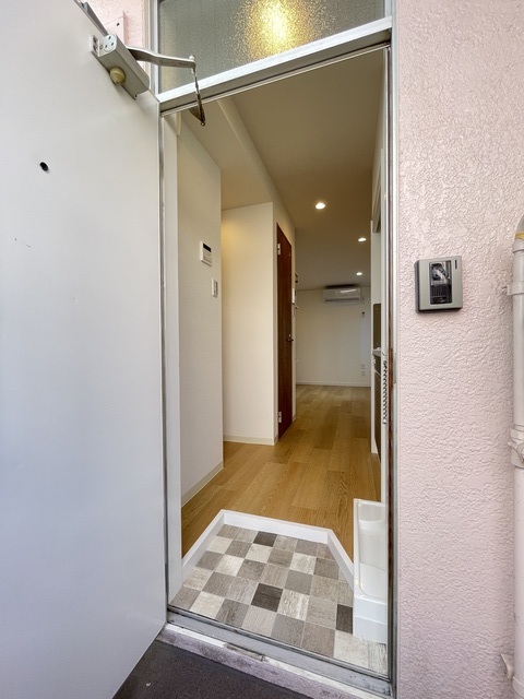 ＭＫハウス西原0208号室 玄関