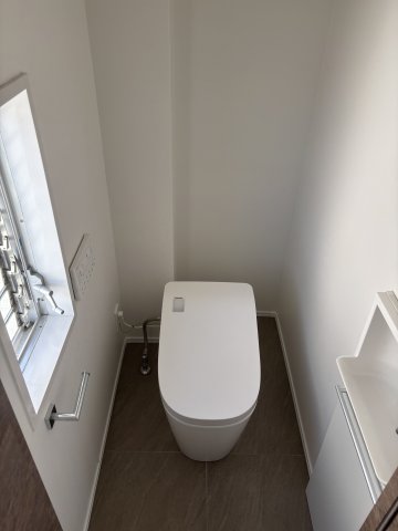 片瀬海岸３丁目戸建0001号室 トイレ