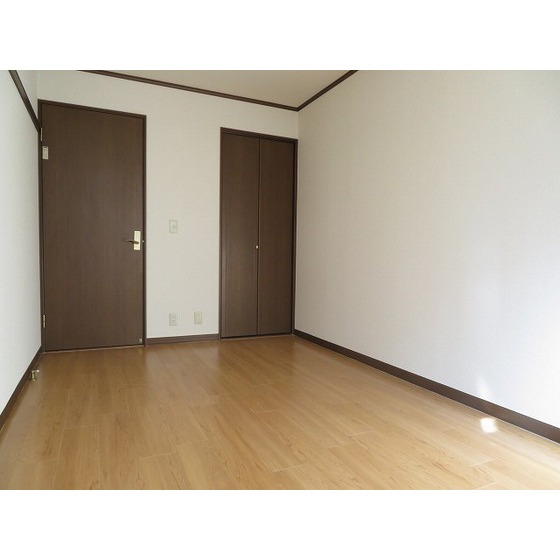 ヴェルディ下馬0107号室 居室