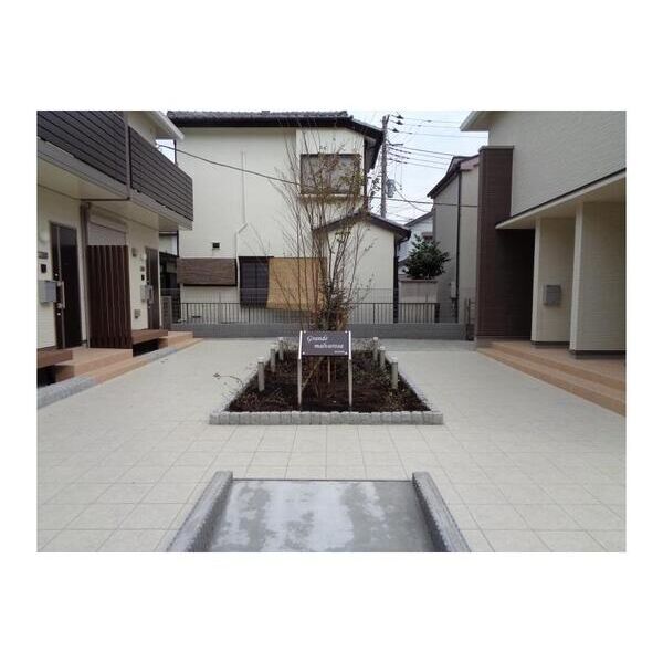 グランデ　マルバローザ　弐番館 エントランス