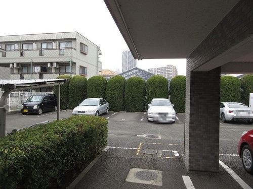 ライオンズマンション調布国領０２２２号室 駐車場