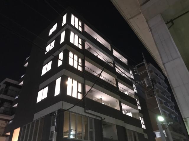 アルバーロ　イーリス～Arbaro Iris～ 外観写真（夜）