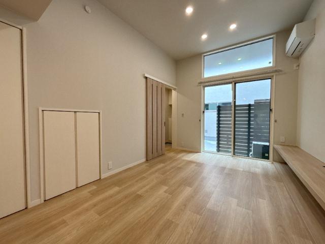 カーサ・ソンリエンテ1階 リビング