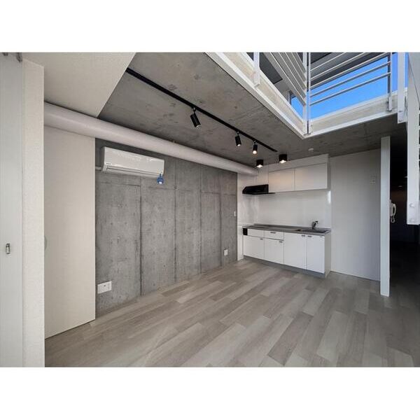 2232フレグランスアベニュー303号室 リビング