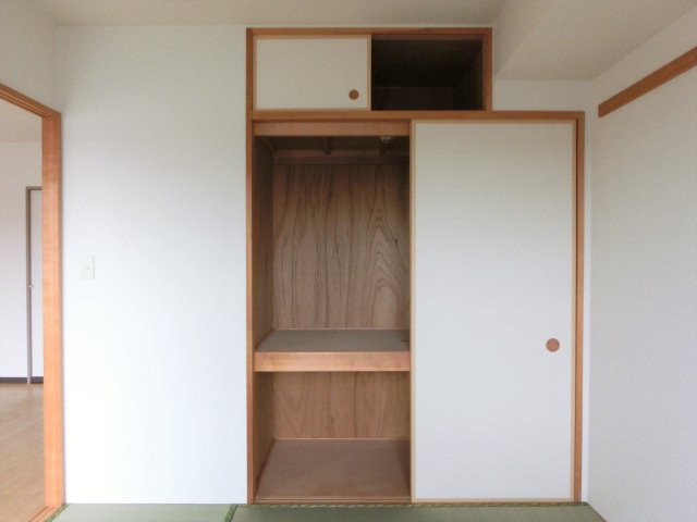 パーシモン中田 和室　押入　※現況優先