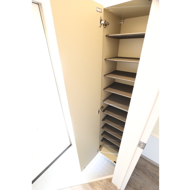 ＲＯＮＤⅤ番館103号室 シューズボックス