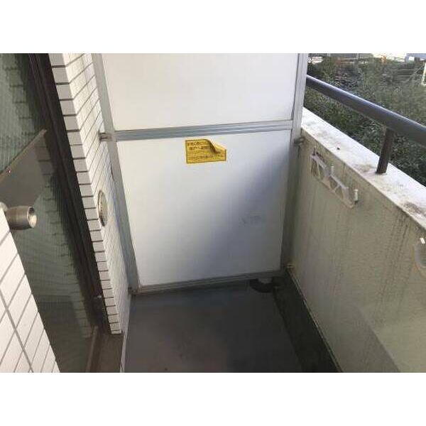 メゾン・ド・アンピール0207号室 バルコニー