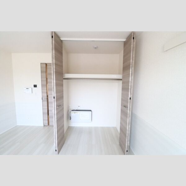 ローズ　ハーモニー102号室 クローゼット