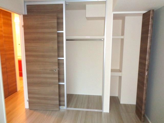 ＭＡＨＡＬＯ0105号室 洋室１　クロゼット、収納　※現況優先