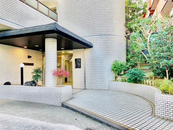 ニューハイツ経堂3階 エントランス