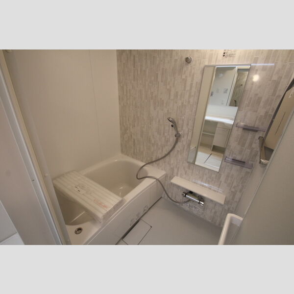 アヴァンス東日暮里102号室 浴室