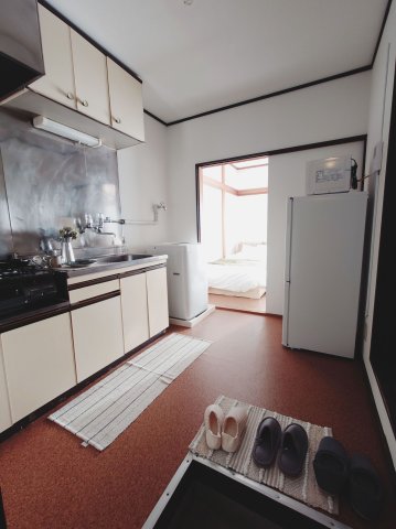 ハイツ平楽102号室 ※イメージ写真。小物類はディスプレイ品です。