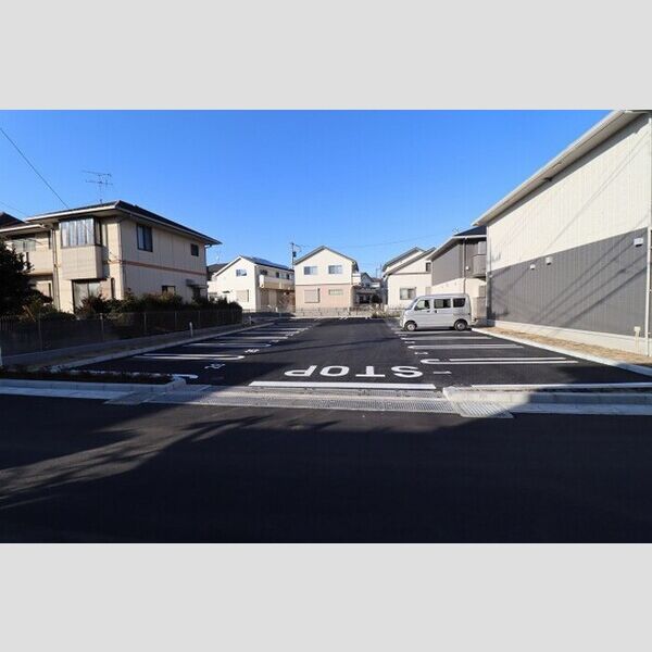 カスターニャ　Ⅱ棟 駐車場