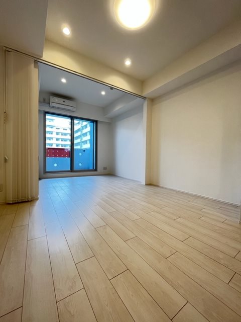 グランパティオス公園西の街５番館 リビング