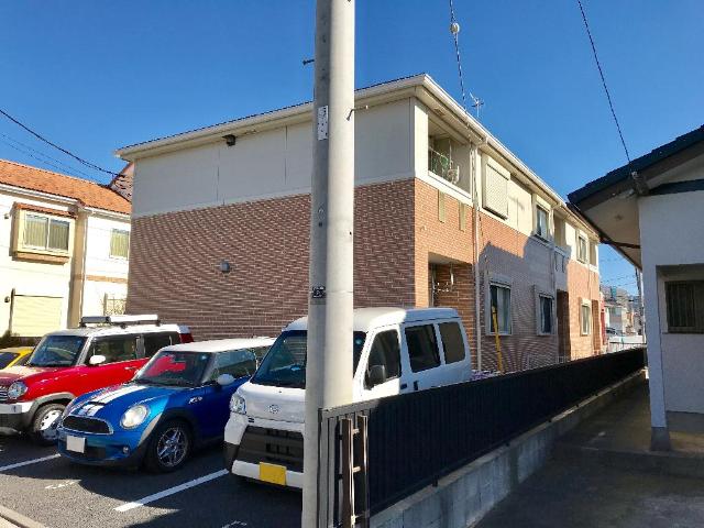 パインテール 外観写真（昼）